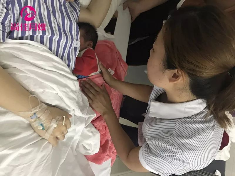 尚佳專業(yè)月嫂丨母乳丨吸奶器吸出來(lái)的奶量不能信！