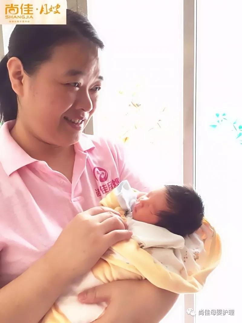 尚佳專業(yè)月嫂 | 母親生病丨 是否需停止哺乳？