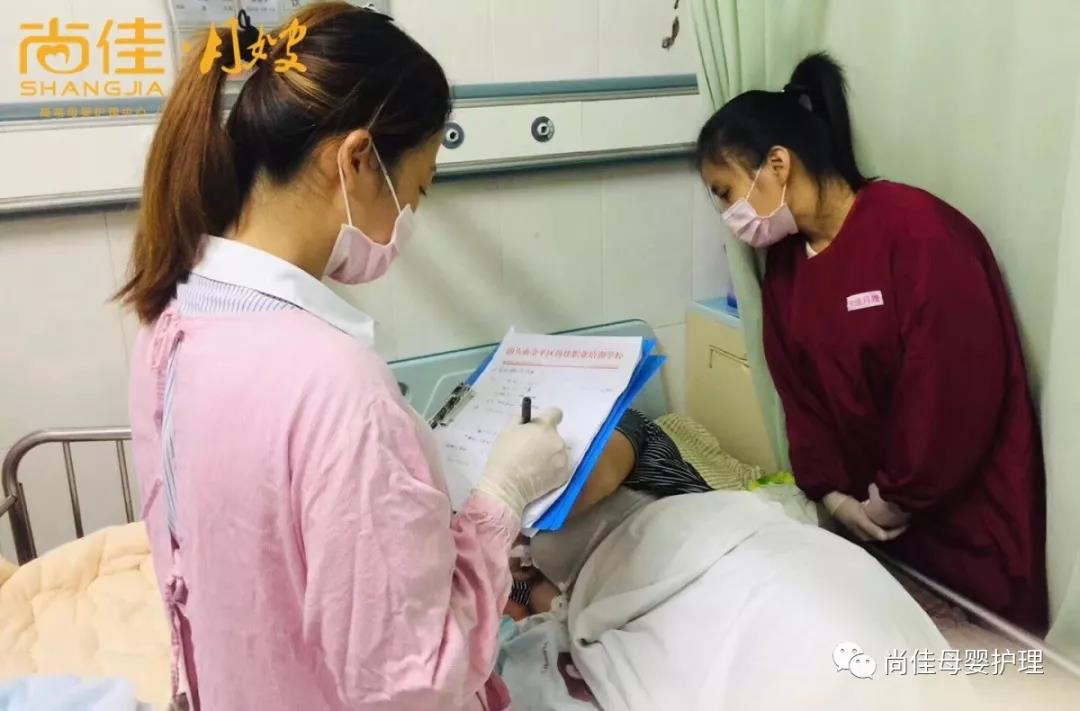 尚佳專業(yè)月嫂丨母乳丨你還認為初乳很臟，要擠掉的嗎？